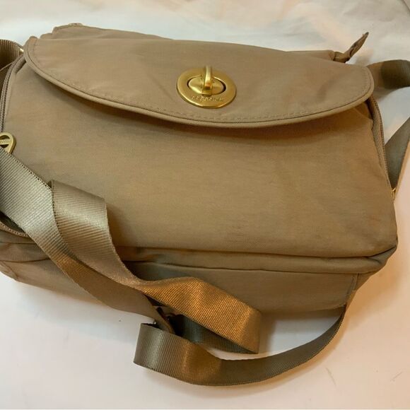 Baggallini Provence Crossbody Bag 9”x7.75” Tan organizer - Picture 7 of 14